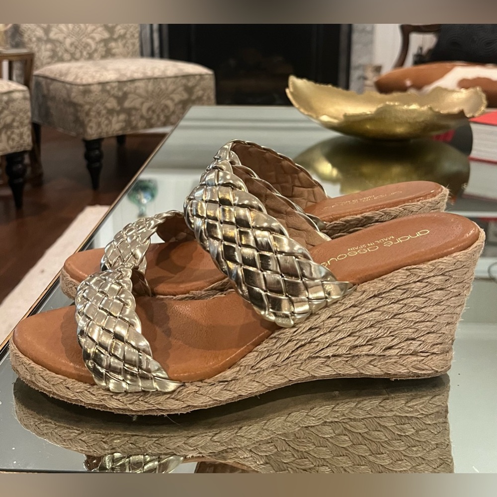 André Assous size 9 Aria Espadrille Wedge